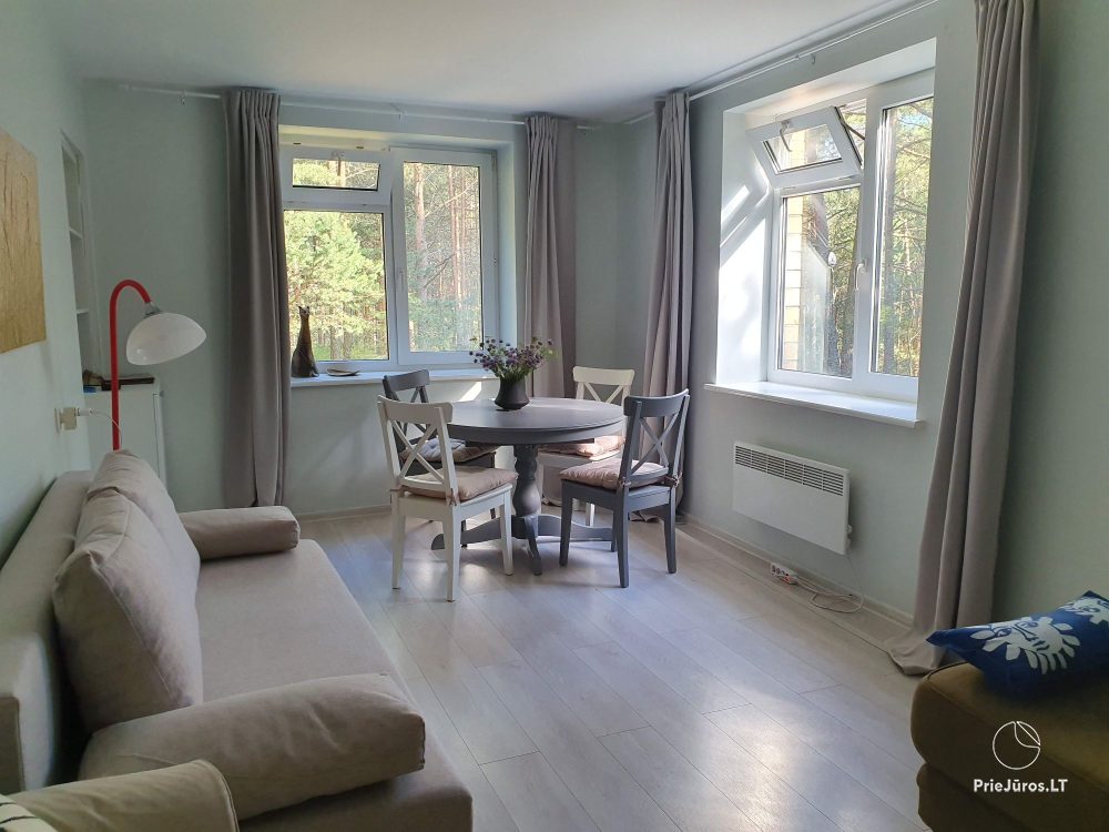 2-Zimmer-Apartments in Nida nahe dem Wald, separater Eingang, Innenhof