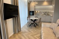 Park Apartments im Zentrum von Klaipėda. Neue, gemütliche 3-Zimmer-Wohnung mit Seeblick, in der Nähe der Altstadt.