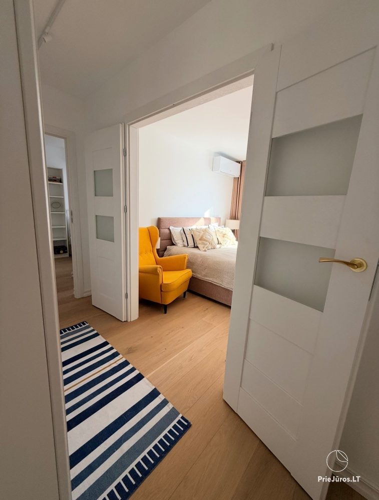 Vermietung einer hellen und geräumigen Wohnung im Zentrum von Nida