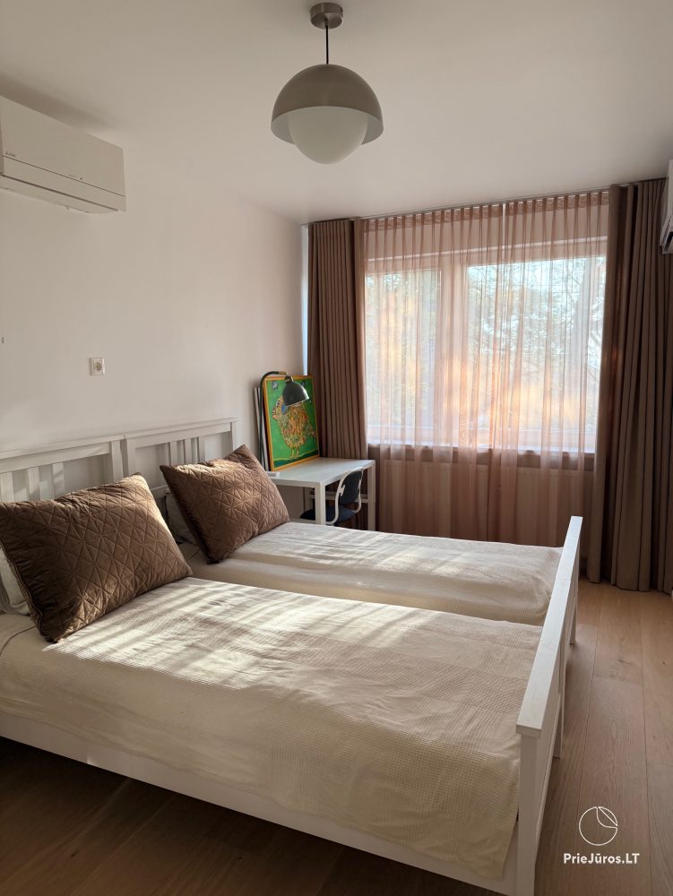 Vermietung einer hellen und geräumigen Wohnung im Zentrum von Nida