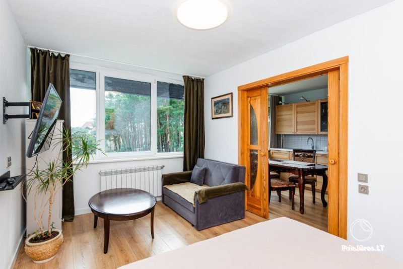 Doppel-und Dreibettzimmer in Nida