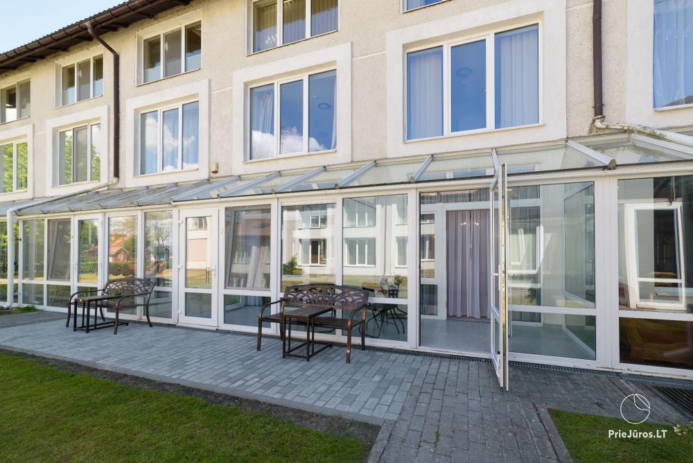 1–3-Zimmer-Ferienwohnungen in Juodkrante Prie Azuolo – separate Eingänge, Küchen, Terrassen
