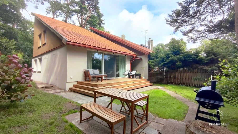 Apartments „SAMANOTA“ in Juodkrantė. Mit Terrasse und Hof - 1