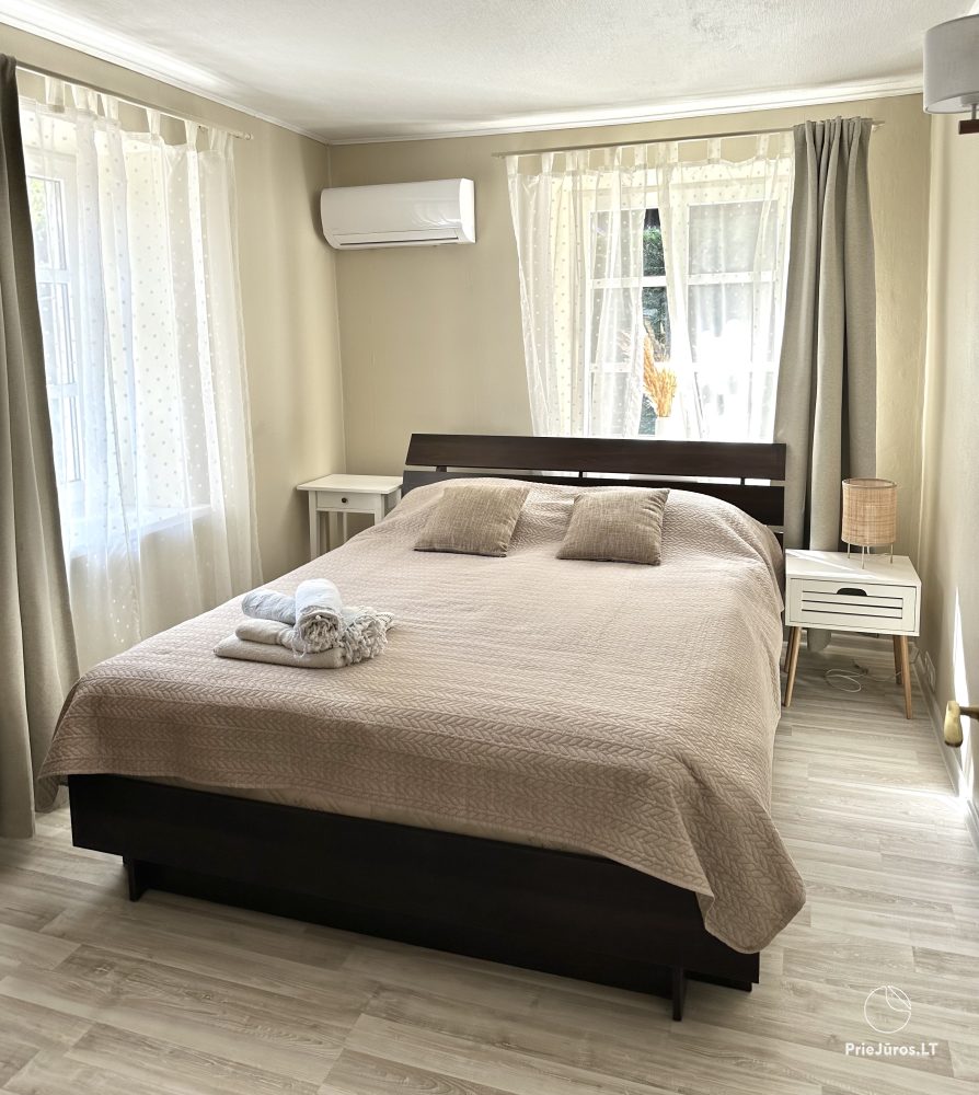 Zwei Zimmer-Wohnung im Zentrum von Nida mit privatem Garten