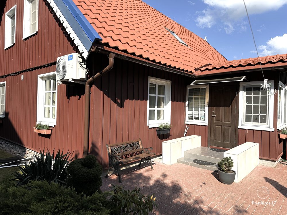 Zwei Zimmer-Wohnung im Zentrum von Nida mit privatem Garten
