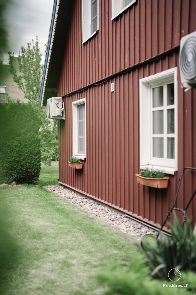 Zwei Zimmer-Wohnung im Zentrum von Nida mit privatem Garten