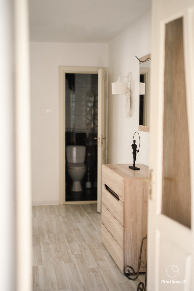 Zwei Zimmer-Wohnung im Zentrum von Nida mit privatem Garten