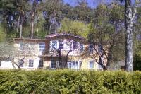 Zwei- und Dreizimmerwohnungen in Juodkrantė. Es gibt Lauben, Gartenmöbel, Grillplätze im Hof.