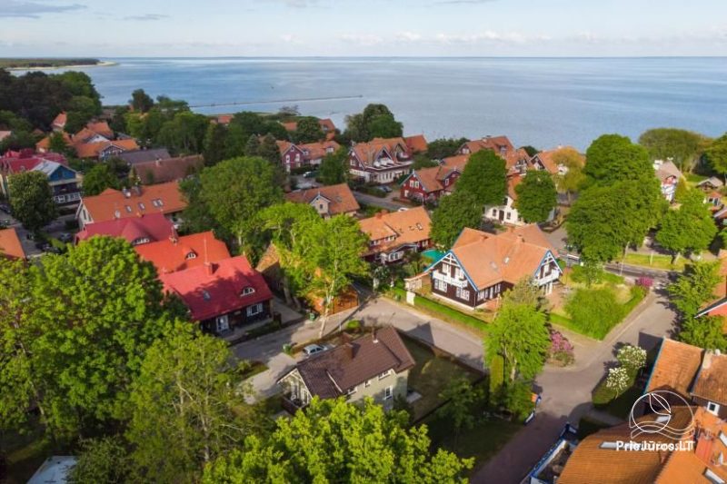 Wohnungen zu vermieten im Zentrum von Nida. Gartenmöbel im Hof, WLAN, Parkplatz