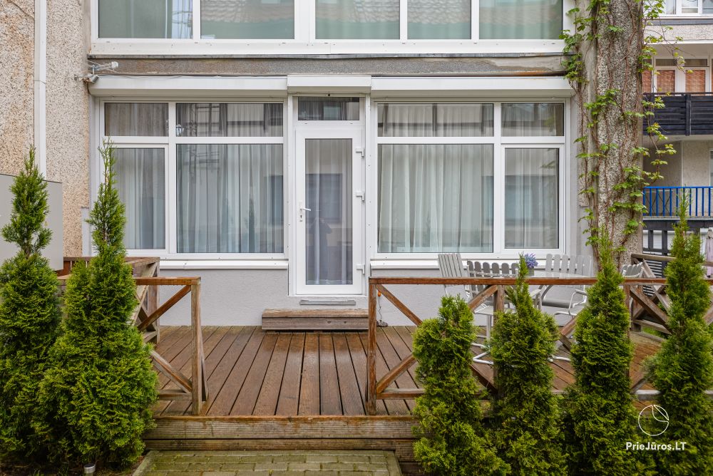 1 und 2 Zimmer Apartments in Nida. Das Erdgeschoss, 500 Meter zum Meer