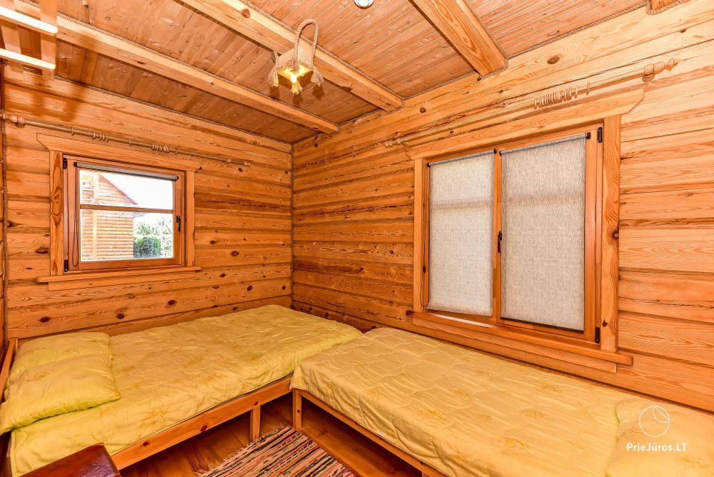 Zwei Zimmer Wohnung und Zimmer zu vermieten in Sventoji, in Holzhaus