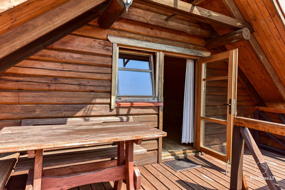 Zwei Zimmer Wohnung und Zimmer zu vermieten in Sventoji, in Holzhaus