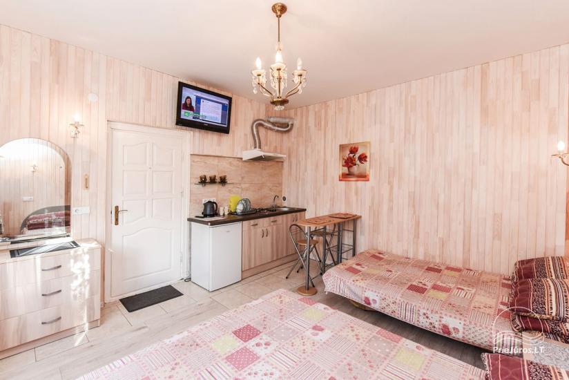 Nr. 1 Zimmer für 4 Personen im 1. Stock mit eigener Küchenzeile, Dusche und WC - 1