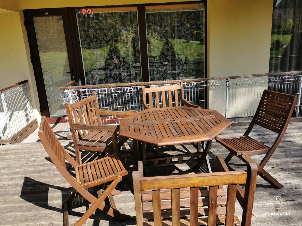 „Pušynas Apartments“ - Wohnungen mit separatem Eingang und Terrasse
