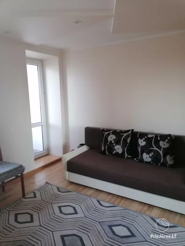 Zwei flache Zimmer in der Nähe des Meeres