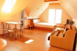 Geräumige Zwei-Zimmer-Wohnung. Ruhige Lage, 10 min. zu Fuß den Strand