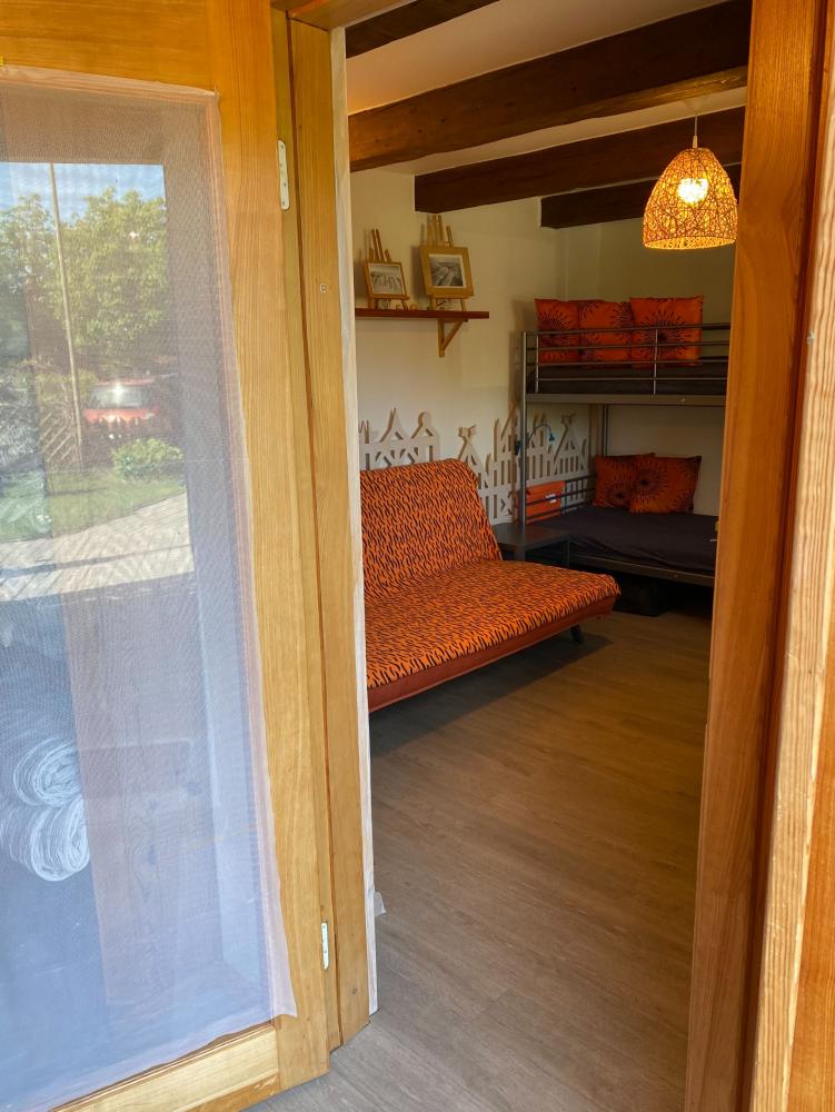 Ferienhaus DAINAVA in Pervalka. Wohnungen und Zimmer zu vermieten