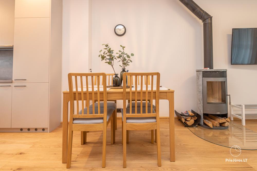 3-Zimmer-Ferienhaus in Pervalka mit Kamin und Sauna