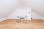 3-Zimmer-Ferienhaus in Pervalka mit Kamin und Sauna