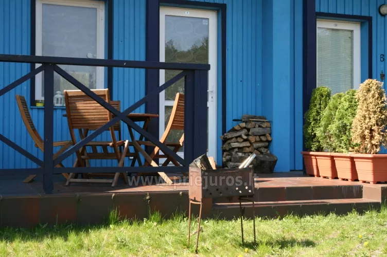 3-Zimmer-Ferienhaus in Pervalka mit Kamin und Sauna