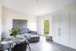 Ferienhaus mit Terrasse und 2-Zimmerwohnung mit eigenem Garten in Palanga
