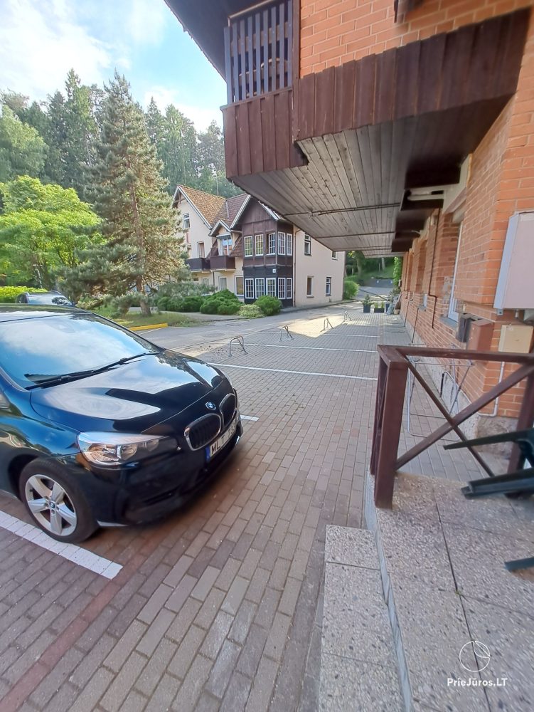 Apartments in Juodkrantė „Pas Reginą“: neben Kiefernwald, Evas Hügel, nahe der Lagune