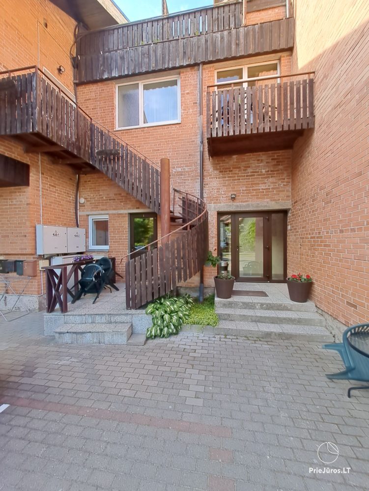 Apartments in Juodkrantė „Pas Reginą“: neben Kiefernwald, Evas Hügel, nahe der Lagune