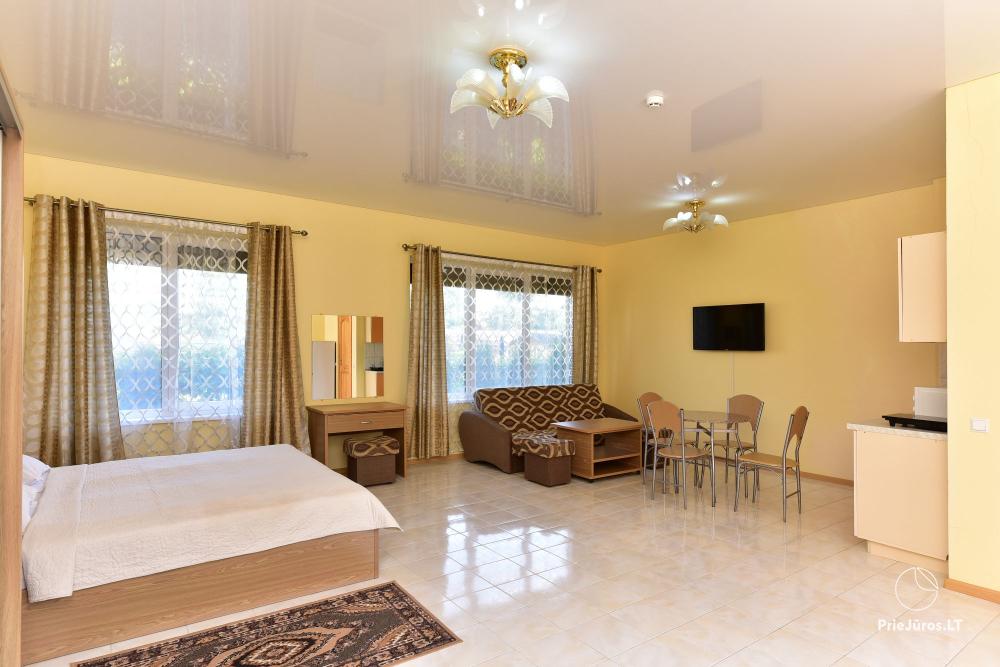IEVŲ VILLA – komfortablen Apartments und Zimmer, breiten Hof, ein beheiztes Schwimmbad