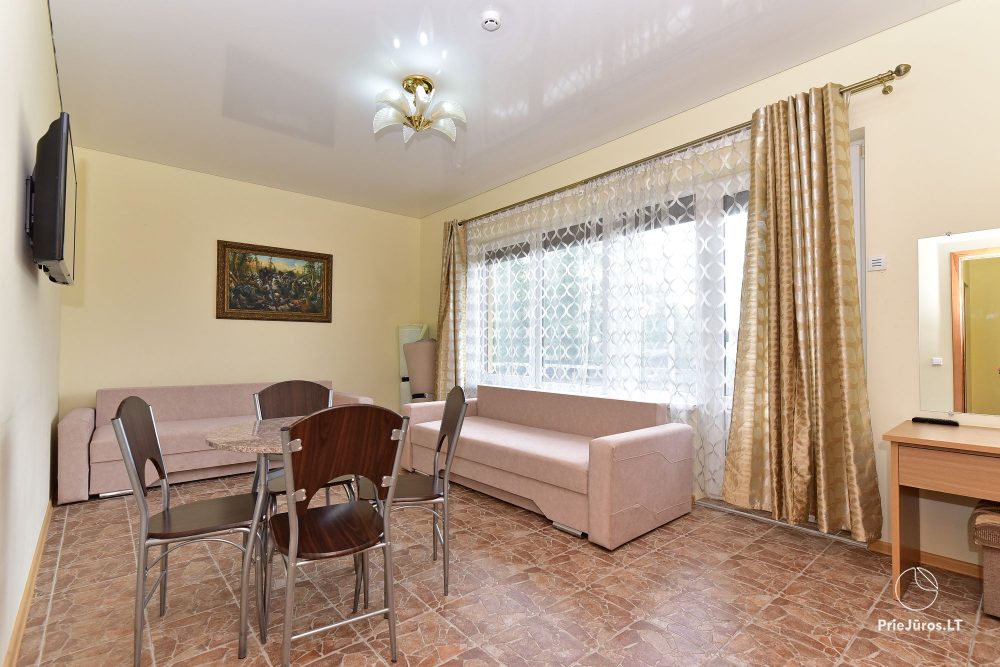 IEVŲ VILLA – komfortablen Apartments und Zimmer, breiten Hof, ein beheiztes Schwimmbad