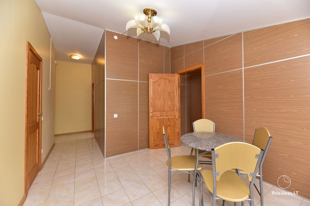 IEVŲ VILLA – komfortablen Apartments und Zimmer, breiten Hof, ein beheiztes Schwimmbad