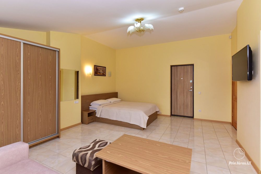IEVŲ VILLA – komfortablen Apartments und Zimmer, breiten Hof, ein beheiztes Schwimmbad