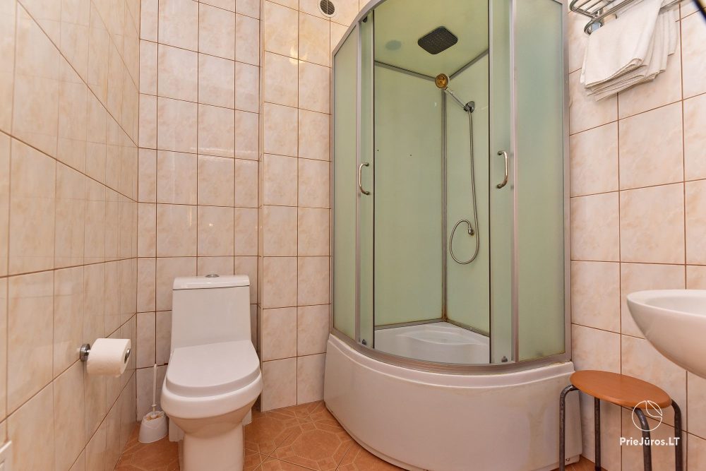IEVŲ VILLA – komfortablen Apartments und Zimmer, breiten Hof, ein beheiztes Schwimmbad