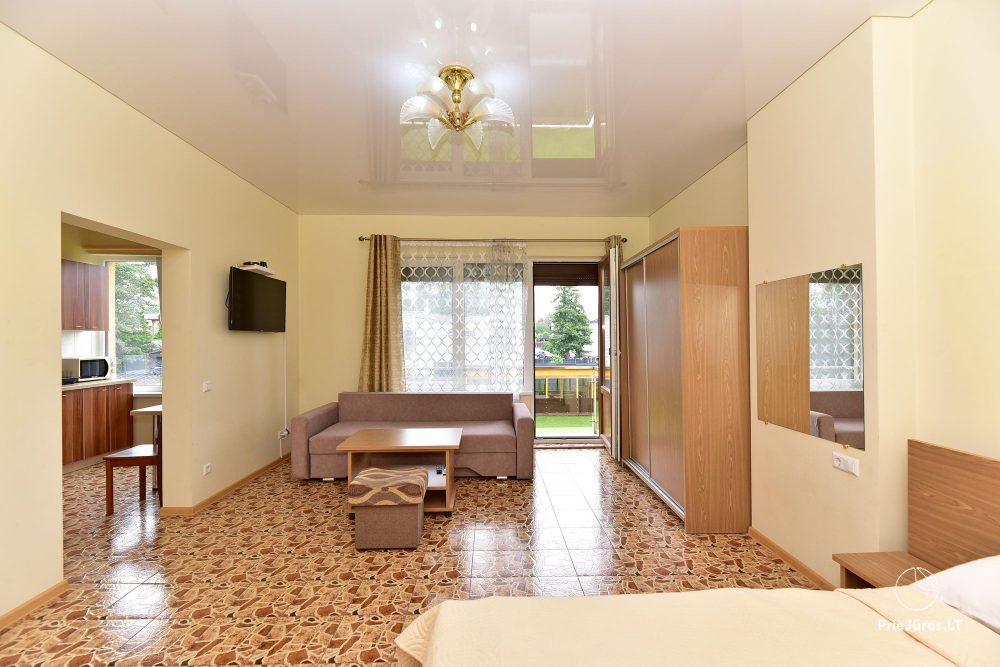 IEVŲ VILLA – komfortablen Apartments und Zimmer, breiten Hof, ein beheiztes Schwimmbad
