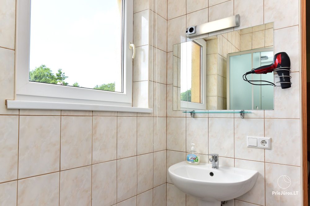 IEVŲ VILLA – komfortablen Apartments und Zimmer, breiten Hof, ein beheiztes Schwimmbad