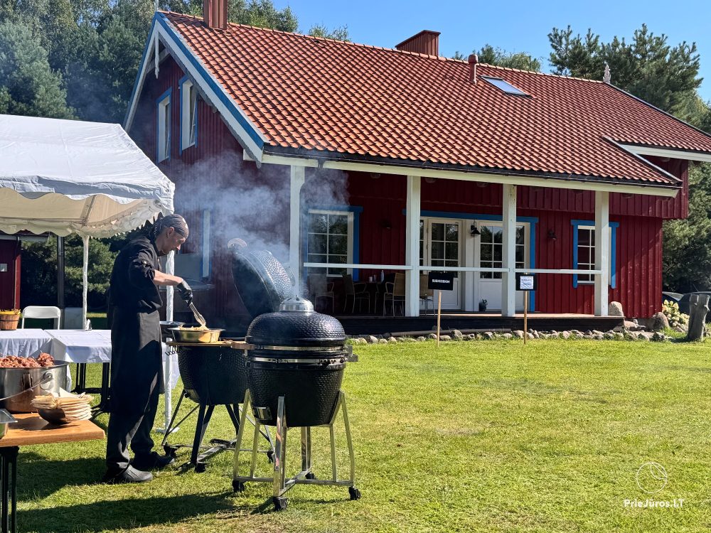 Gehöft - Gästehaus PAMARIO BURĖ in der Nähe der Kurischen Lagune mit Restaurant, Sauna. Campingplatz.