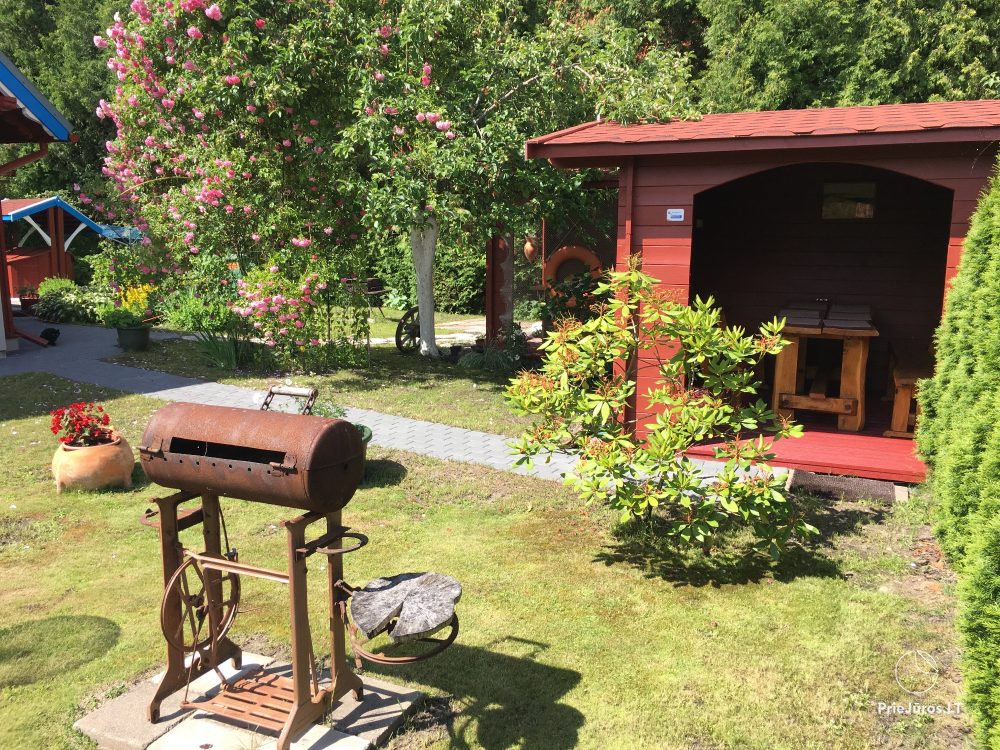 Urlaub in Juodkrante: alle Bequemlichkeiten, Parkplätze, Wi-Fi, Laube
