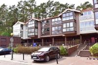 Neue geräumige Wohnung "Nidos Vilnelė" mit Terrasse und kostenlosem Parkplatz in Nida