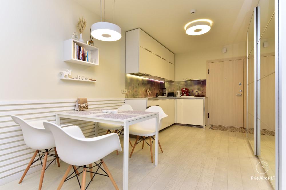 Neue geräumige Wohnung Nidos Vilnelė mit Terrasse und kostenlosem Parkplatz in Nida
