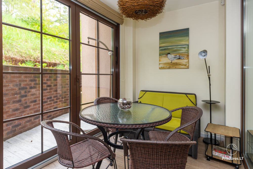 Neue geräumige Wohnung Nidos Vilnelė mit Terrasse und kostenlosem Parkplatz in Nida
