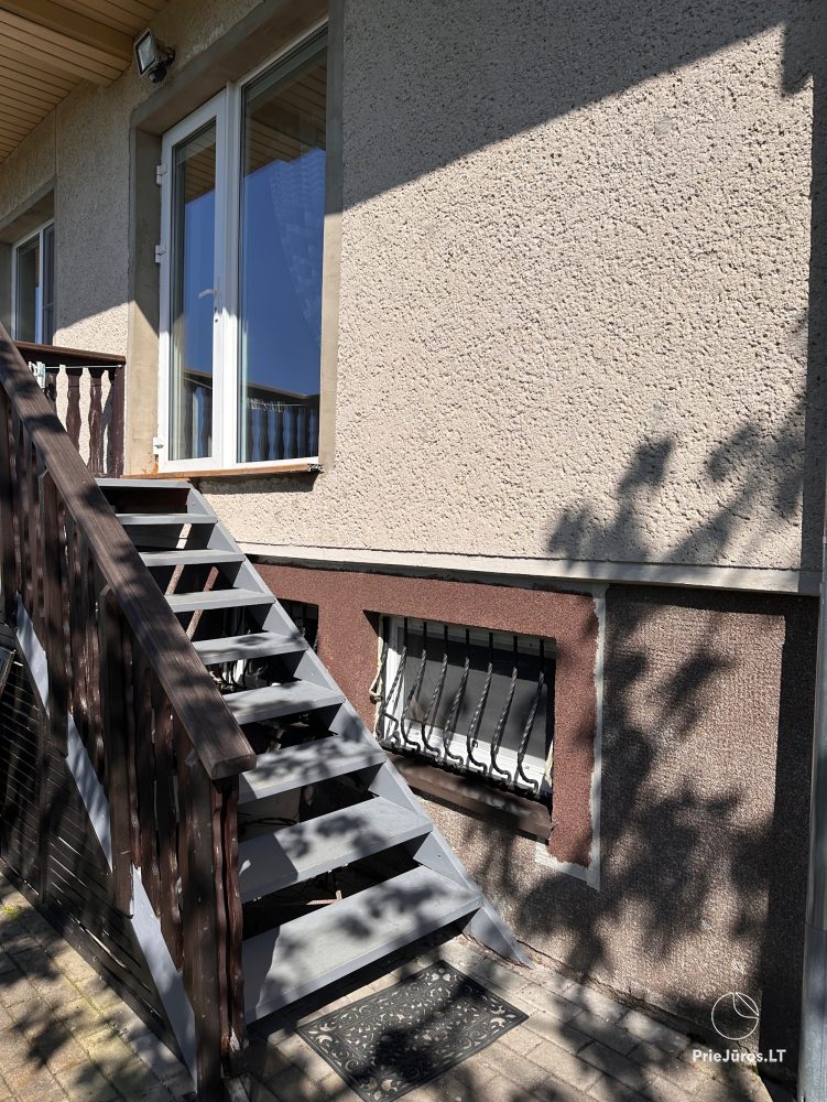 Birutės Vila. Gästehaus in Palanga - Kunigiškiai, nahe dem Kiefernwald, 700m zum Meer.