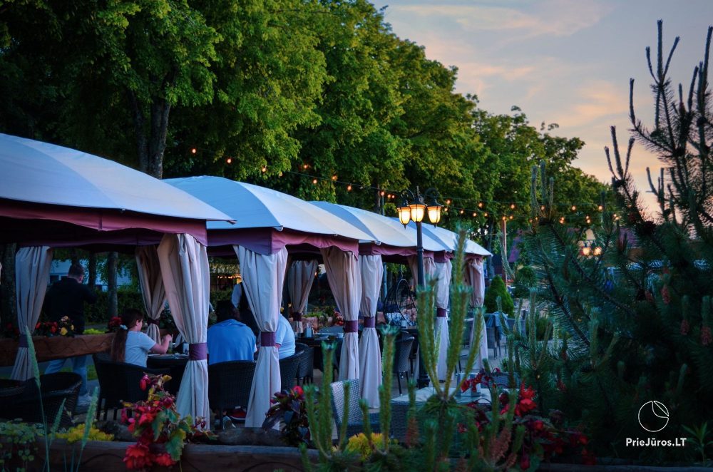 Restaurant Floros Simfonija in Sventoji, Topolių Straße 1