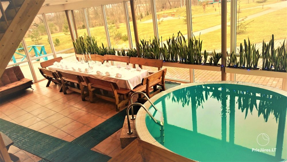 Badehaus mit Halle, geheiztes Schwimmbad und Zimmern im Landhaus in Klaipeda Region "Zupe"