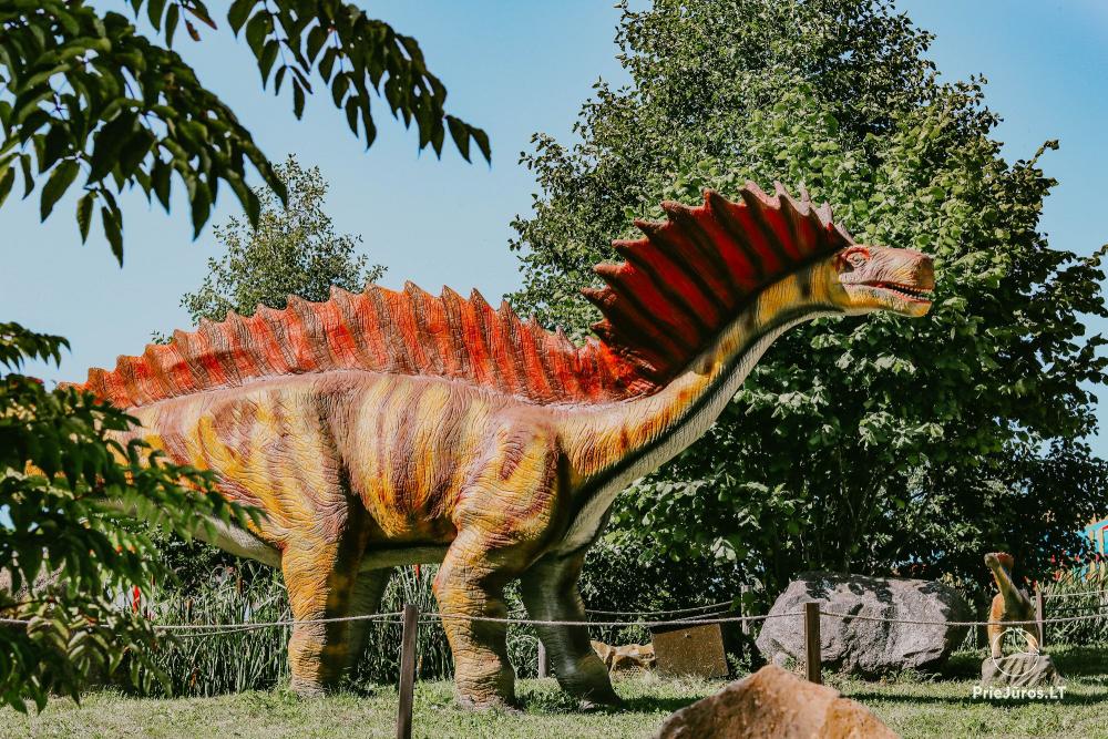 Dinosaur Park DINO.LT Radailiai in einem komplexen "Radailių dvaras" in der Nähe von Klaipeda