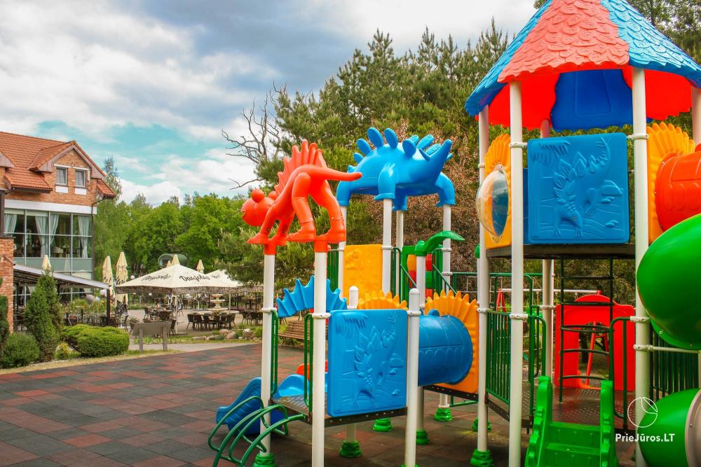 Dinosaur Park DINO.LT Radailiai in einem komplexen "Radailių dvaras" in der Nähe von Klaipeda