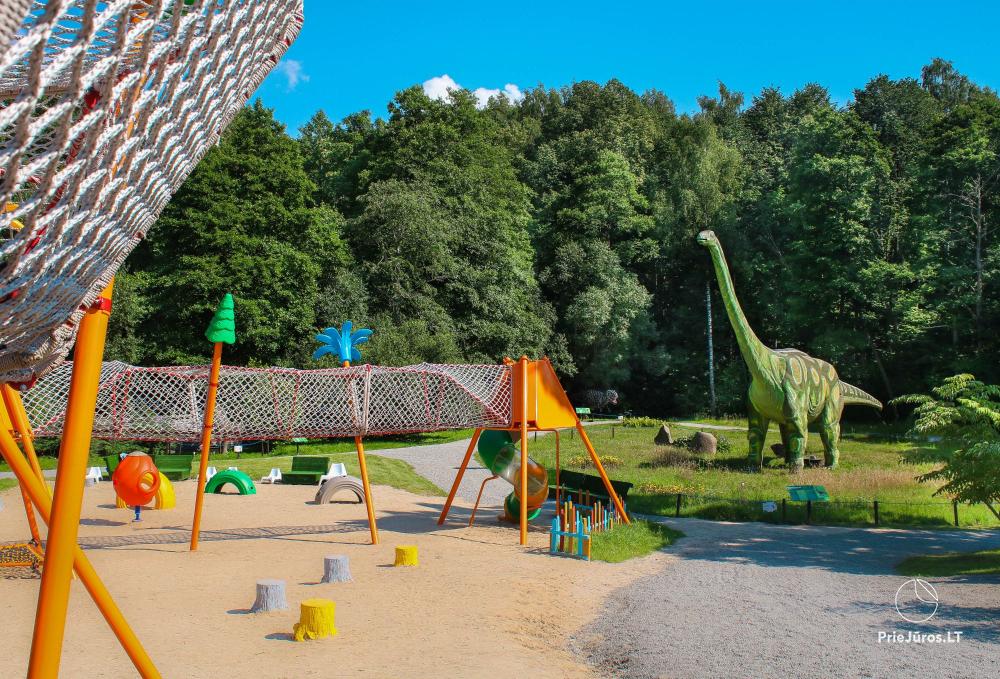 Dinosaur Park DINO.LT Radailiai in einem komplexen "Radailių dvaras" in der Nähe von Klaipeda