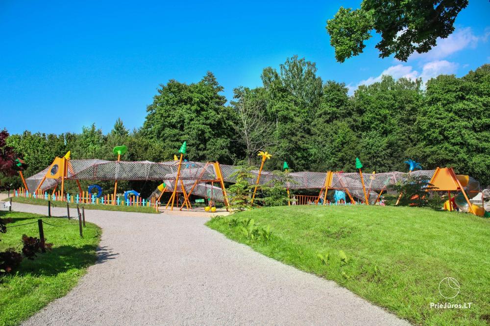 Dinosaur Park DINO.LT Radailiai in einem komplexen "Radailių dvaras" in der Nähe von Klaipeda
