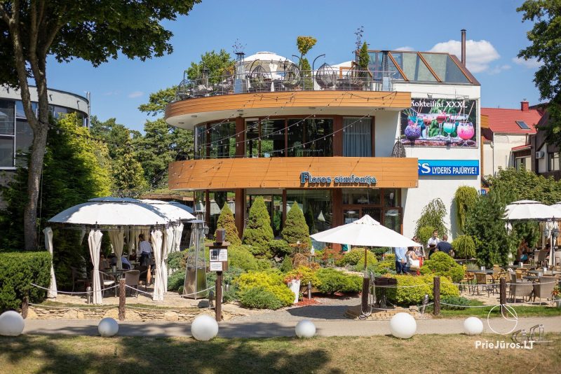 Cafe in Palanga Floros simfonija