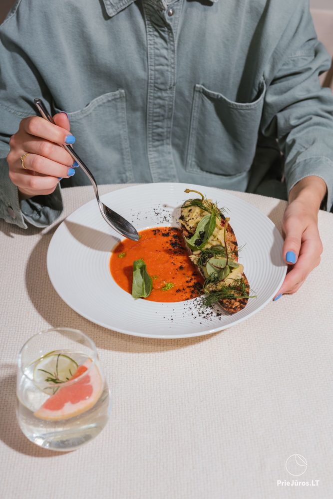 Restaurant „grás“ in Palanga - eine Umgebung von subtiler Eleganz und modernem Minimalismus für Ihre perfekte Zeit!