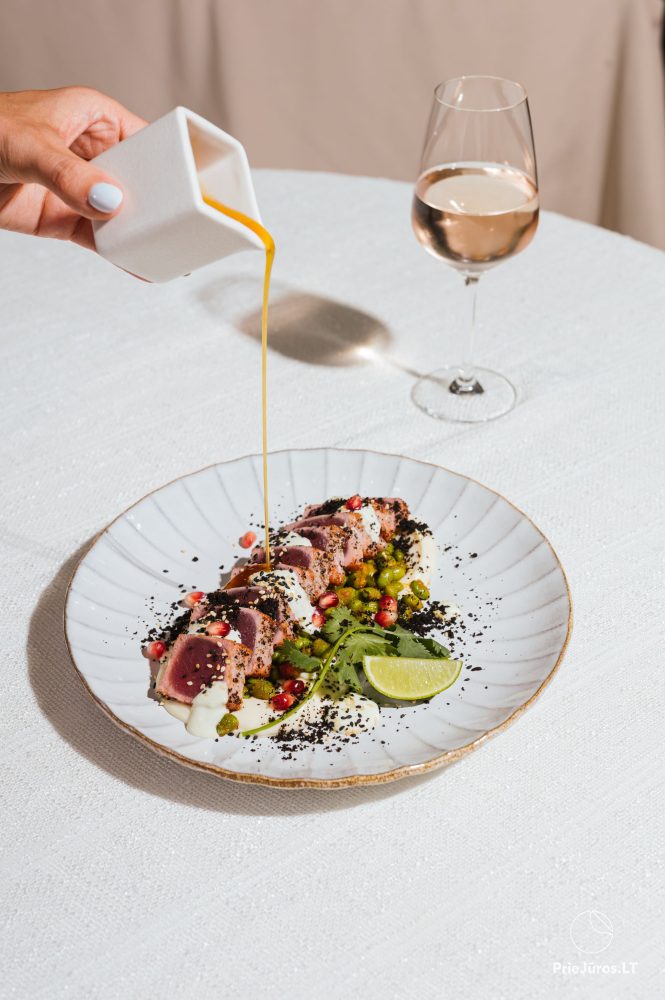 Restaurant „grás“ in Palanga - eine Umgebung von subtiler Eleganz und modernem Minimalismus für Ihre perfekte Zeit!