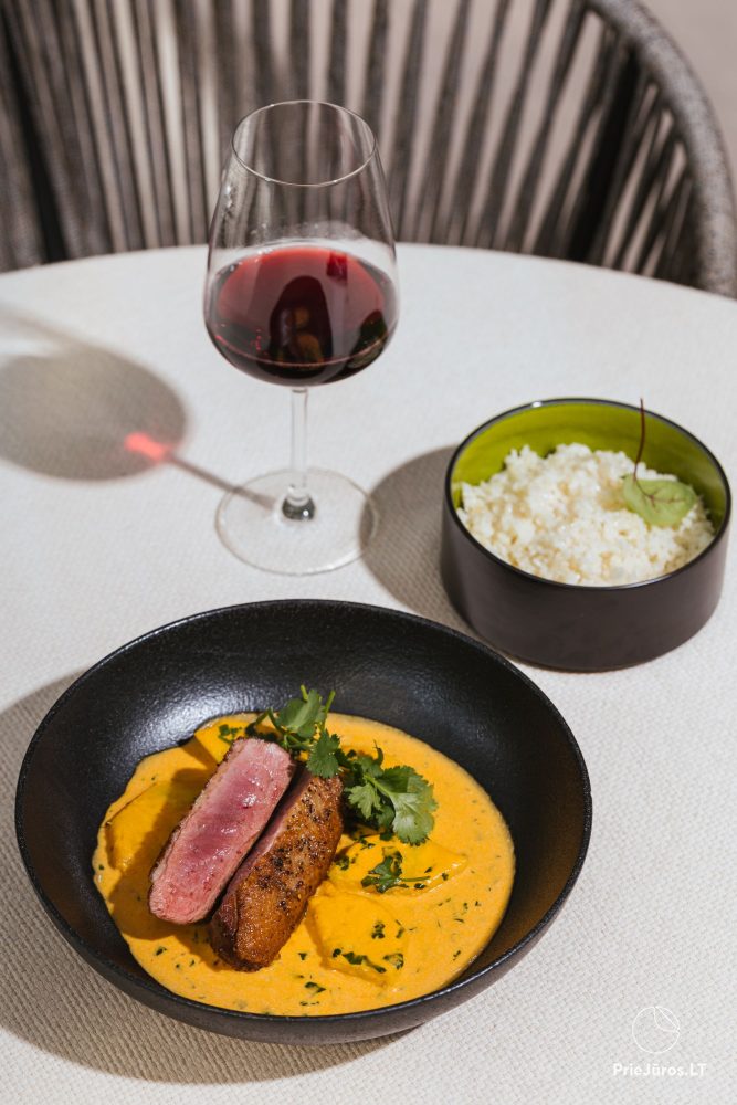 Restaurant „grás“ in Palanga - eine Umgebung von subtiler Eleganz und modernem Minimalismus für Ihre perfekte Zeit!